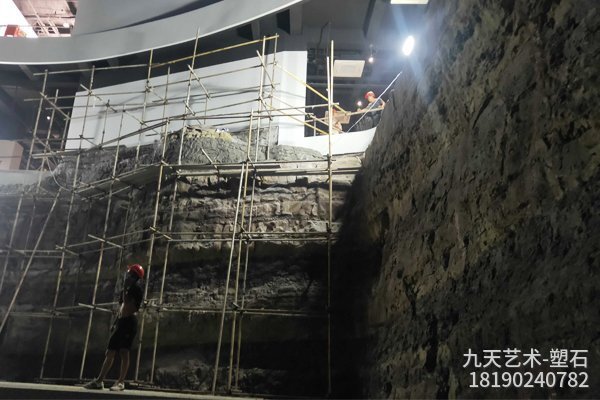 2022自貢恐龍博物館塑石工程-仿巖層施工中