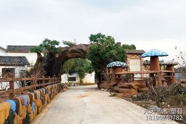 水泥假樹景觀大門，因其在造型、尺寸、材料、工藝上差異較大，價(jià)格請(qǐng)電詢